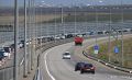 250 авто стоят в очереди перед Крымским мостом