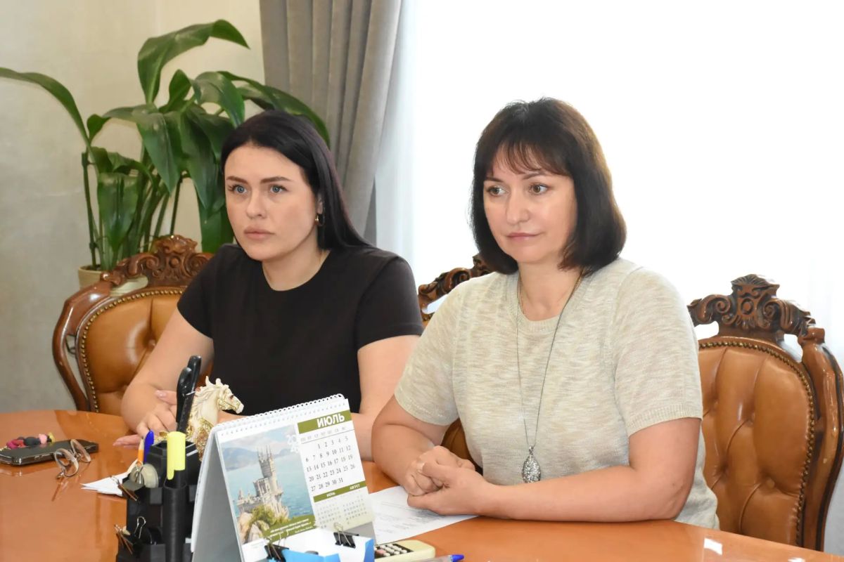 Руководство Минимущества Крыма проводит прием граждан в очном и телефонном режиме Руководство Минимущества Крыма проводит прием граждан в очном и телефонном режиме