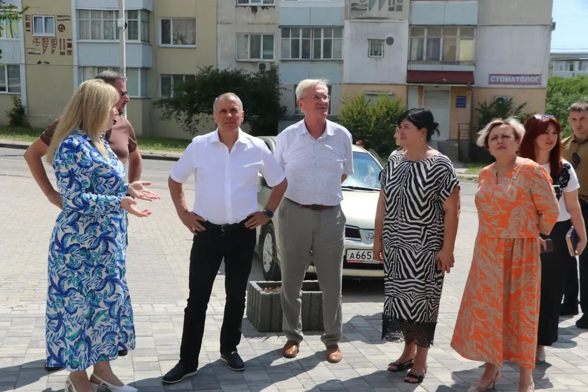 Председатель Государственного Совета Республики Крым Владимир Константинов совершил рабочую поездку в Бахчисарайский район Председатель Государственного Совета Республики Крым Владимир Константинов совершил рабочую поездку в Бахчисарайский район