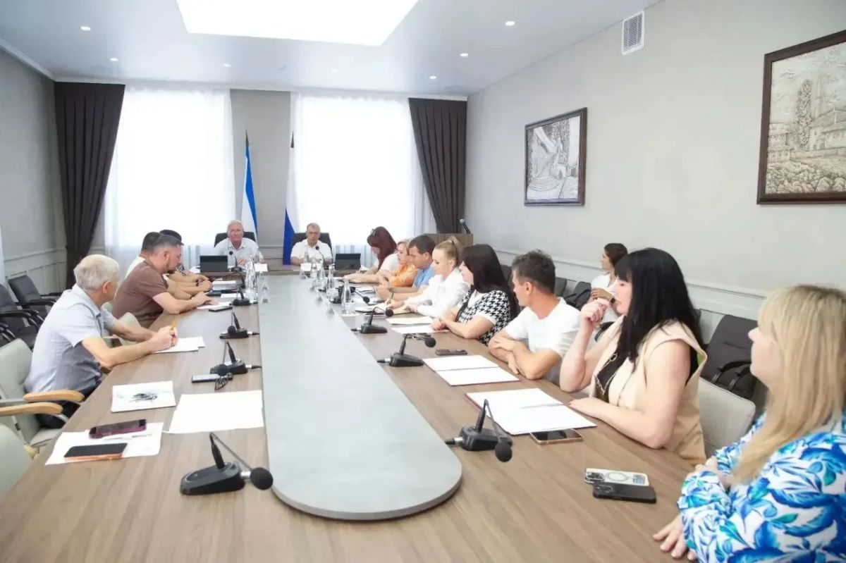 Председатель Государственного Совета Республики Крым Владимир Константинов совершил рабочую поездку в Бахчисарайский район Председатель Государственного Совета Республики Крым Владимир Константинов совершил рабочую поездку в Бахчисарайский район