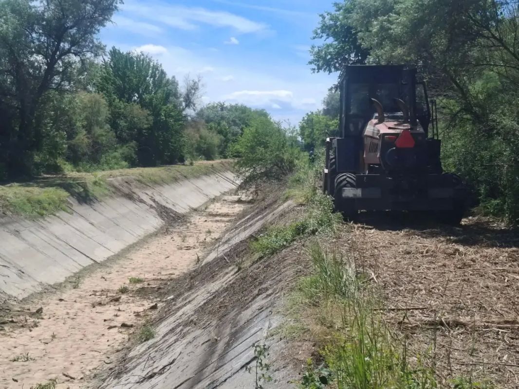 Водохозяйственное учреждение Республики Крым выполняет все необходимые работы - обеспечивается стабильная работа инженерной инфраструктуры государственной мелиоративной сети Водохозяйственное учреждение Республики Крым выполняет все необходимые работы - обеспечивается стабильная работа инженерной инфраструктуры государственной мелиоративной сети