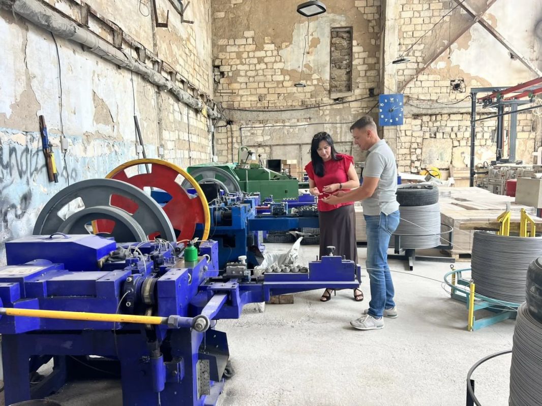 Юрий Нестеренко: В преддверии Дня металлурга, передал поздравление профильному отраслевому предприятию Крыма, которое занимается собственным производством
