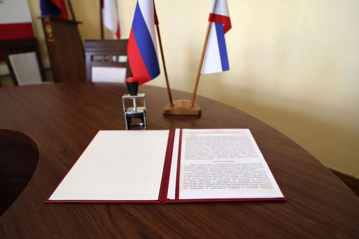 Избирательная комиссия Крыма и Уполномоченный по правам человека в Республике Крым заключили соглашение о сотрудничестве Избирательная комиссия Крыма и Уполномоченный по правам человека в Республике Крым заключили соглашение о сотрудничестве