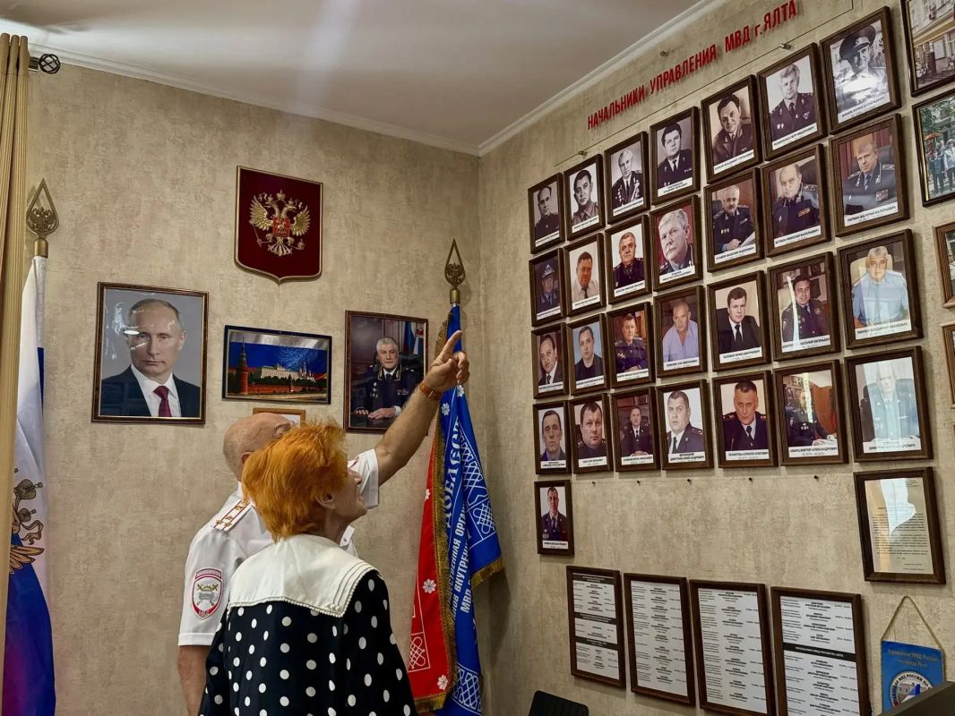 В УМВД России «Ялтинское» состоялось торжественное вручение ведомственных памятных наград ветерану органов внутренних дел и Великой Отечественной войны Марии Дмитриевне Катаевой В УМВД России «Ялтинское» состоялось торжественное вручение ведомственных памятных наград ветерану органов внутренних дел и Великой Отечественной войны Марии Дмитриевне Катаевой
