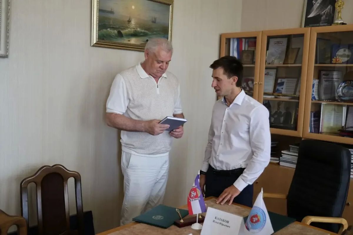 Избирательная комиссия Республики Крым и Общественная палата Крыма подписали соглашение о сотрудничестве Избирательная комиссия Республики Крым и Общественная палата Крыма подписали соглашение о сотрудничестве