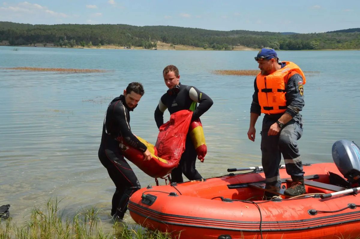 На Симферопольском водохранилище прошла тренировка по спасению на воде На Симферопольском водохранилище прошла тренировка по спасению на воде