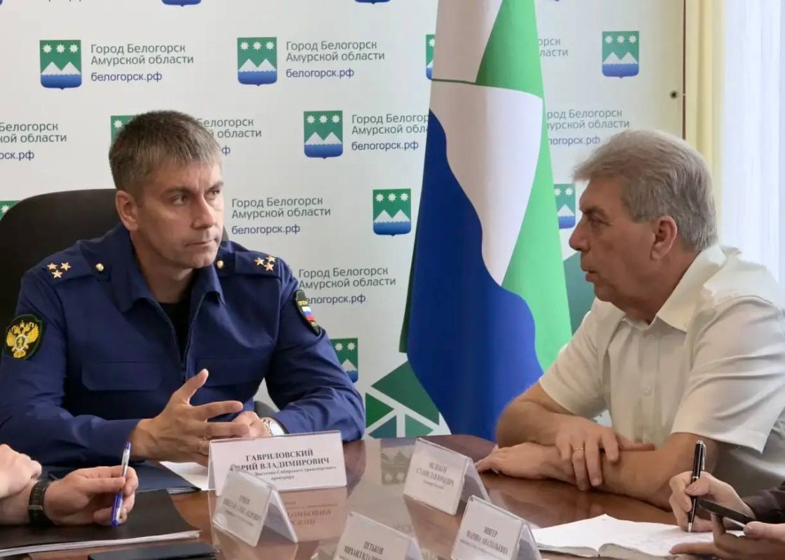 Продолжая рабочую поездку по Амурской области заместитель Восточно-Сибирского транспортного прокурора Юрий Гавриловский проверил процесс капитального ремонта путепровода в городе Белогорске, соединяющего две части...