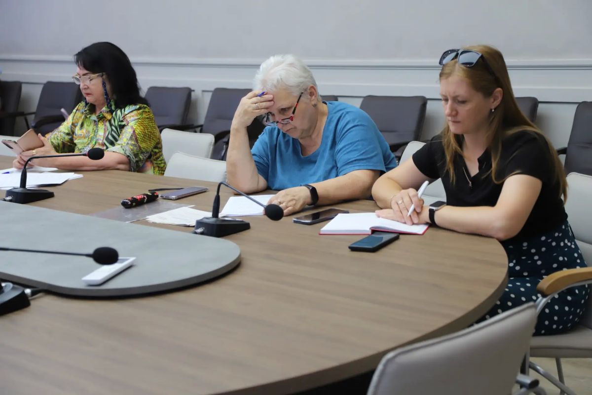 Очередное заседание комиссии по делам несовершеннолетних и защите их прав в Бахчисарайском районе было посвящено вопросам профилактики безнадзорности, подростковой преступности и защиты прав детей Очередное заседание комиссии по делам несовершеннолетних и защите их прав в Бахчисарайском районе было посвящено вопросам профилактики безнадзорности, подростковой преступности и защиты прав детей