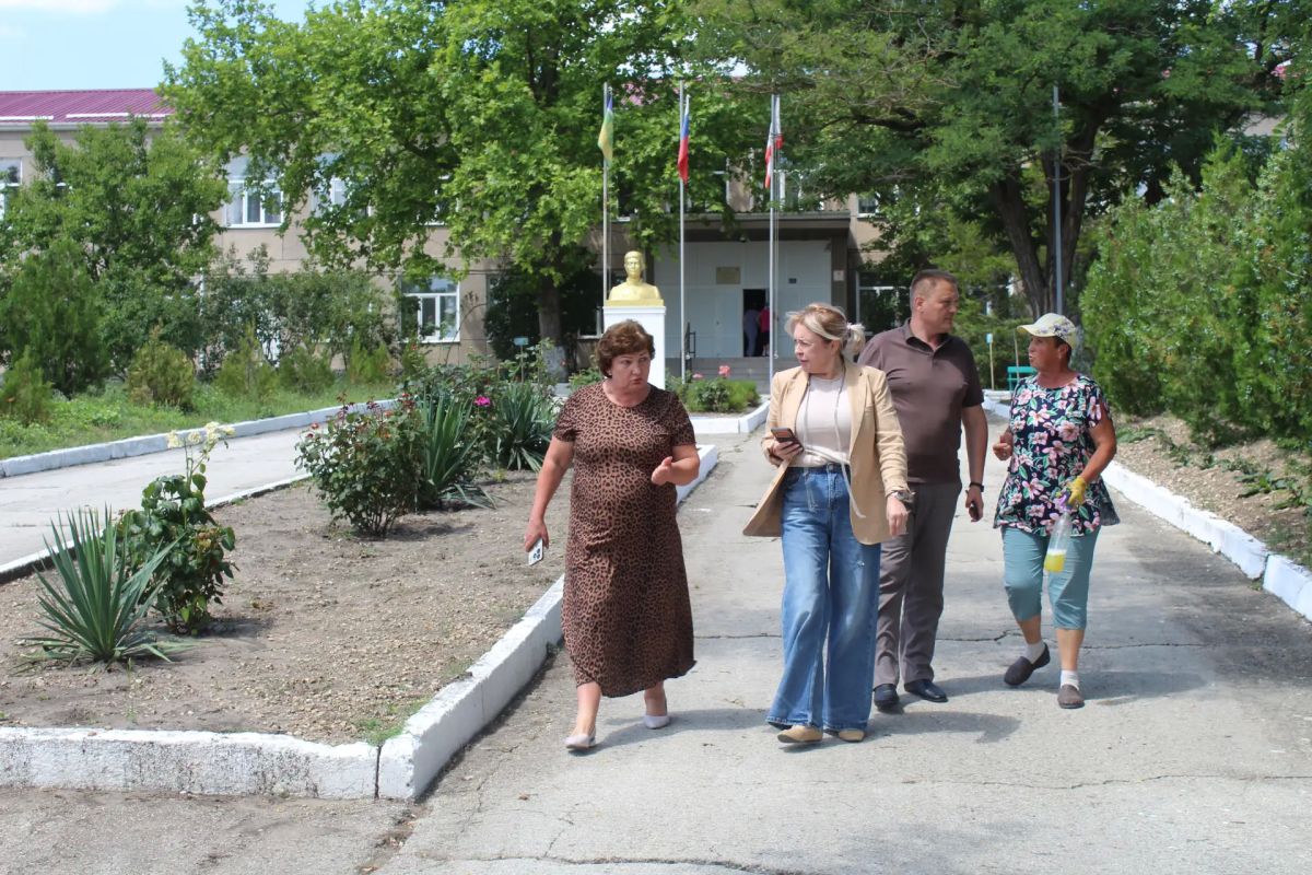 Янина Павленко: Выезд к коллегам в Белогорский район и отработка самых острых на сегодня вопросов Янина Павленко: Выезд к коллегам в Белогорский район и отработка самых острых на сегодня вопросов