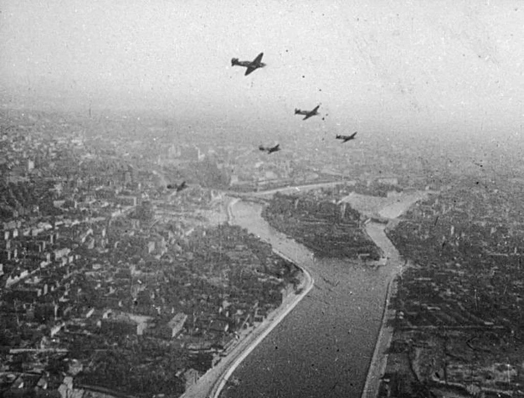 В ночь с 21 на 22 июля 1941 года состоялся первый массированный авианалёт на Москву