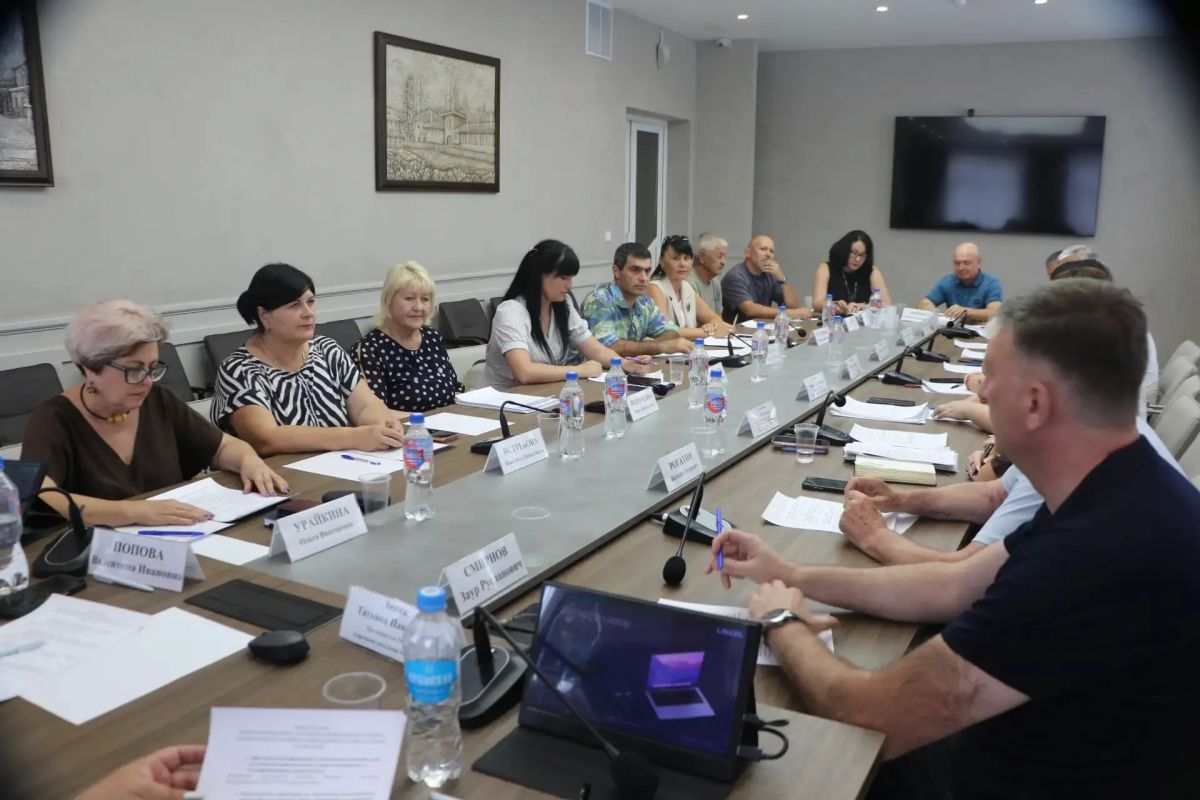 Глава администрации Бахчисарайского района Анжелика Ястребова приняла участие в заседании Общественного совета Бахчисарайского района и города Бахчисарай Глава администрации Бахчисарайского района Анжелика Ястребова приняла участие в заседании Общественного совета Бахчисарайского района и города Бахчисарай