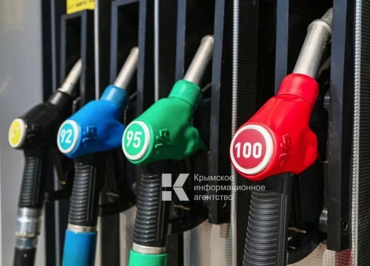 Сегодня бензин и дизельное топливо есть в свободной продаже в Крыму на 40 АЗС »