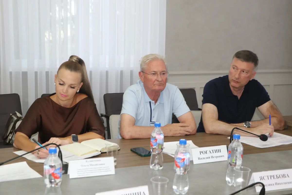 Глава администрации Бахчисарайского района Анжелика Ястребова приняла участие в заседании Общественного совета Бахчисарайского района и города Бахчисарай Глава администрации Бахчисарайского района Анжелика Ястребова приняла участие в заседании Общественного совета Бахчисарайского района и города Бахчисарай