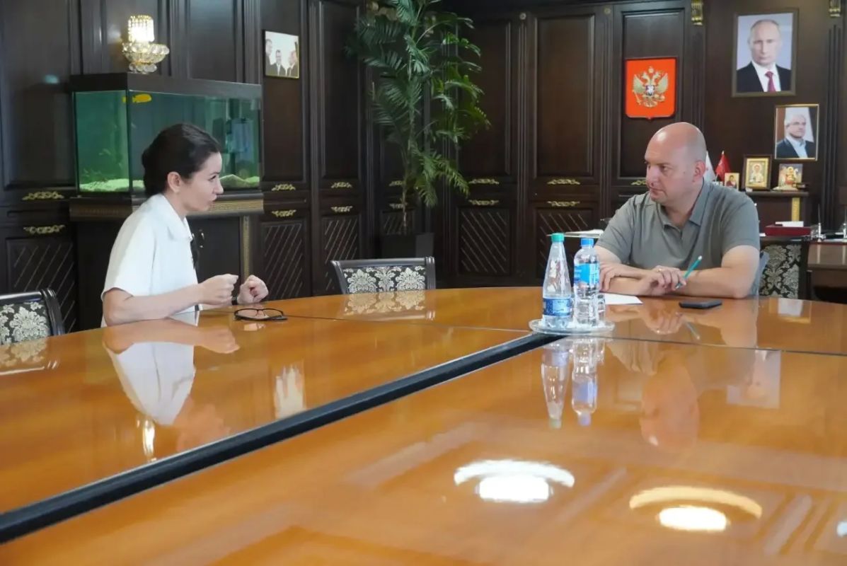 Иван Кошель: Провел встречу с главным врачом Государственного бюджетного учреждения здравоохранения Республики Крым «Клинический кожно-венерологический диспансер» Юлией Лебедевой