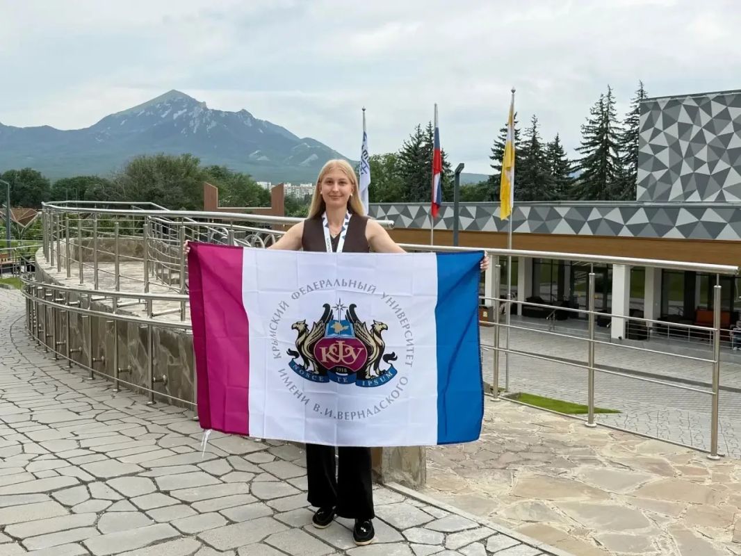 Крымчане приняли участие в программе «Тренеры Универов» Крымчане приняли участие в программе «Тренеры Универов»