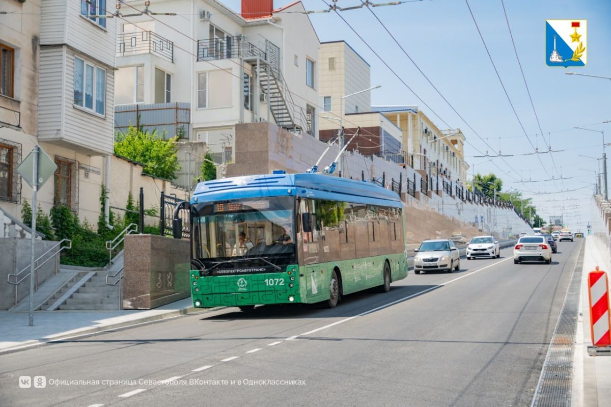 В центр города теперь можно добраться привычным маршрутом — троллейбусы поехали по улице Адмирала Октябрьского В центр города теперь можно добраться привычным маршрутом — троллейбусы поехали по улице Адмирала Октябрьского