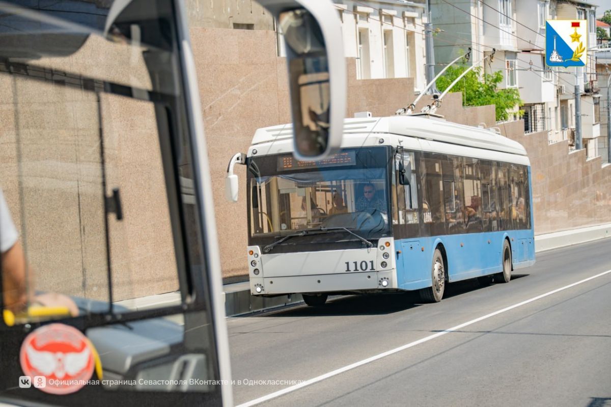 В центр города теперь можно добраться привычным маршрутом — троллейбусы поехали по улице Адмирала Октябрьского В центр города теперь можно добраться привычным маршрутом — троллейбусы поехали по улице Адмирала Октябрьского