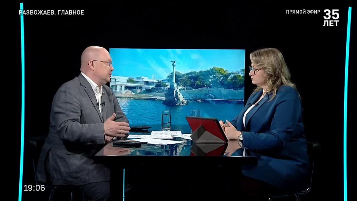 Михаил Развожаев: В прямом эфире СТВ накануне обсудили актуальные проблемы города: электроснабжение, топливо, дорожные работы, общественный транспорт, жилищные вопросы и социальные программы
