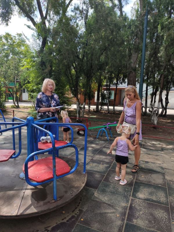 Эммилия Леонова: Провела встречу с представителем МКД по ул. Иванова 1/6 Эммилия Леонова: Провела встречу с представителем МКД по ул. Иванова 1/6