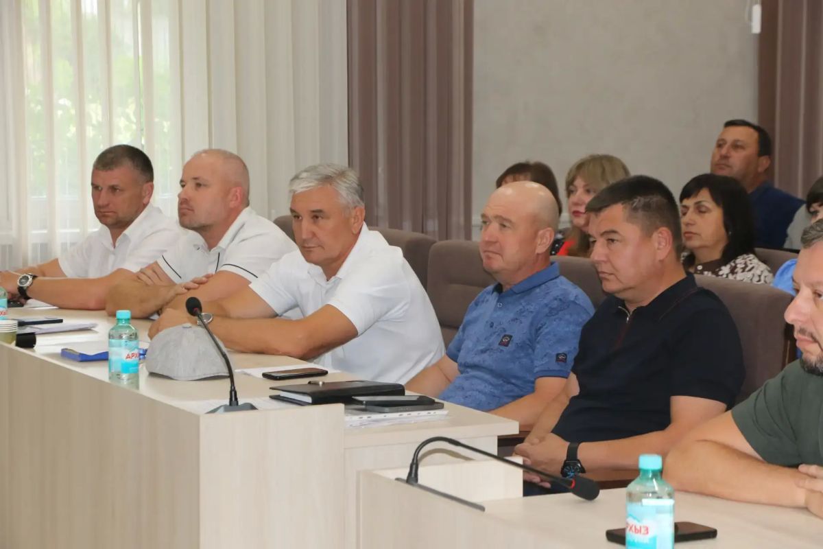 Председатель Государственного Совета Республики Крым Владимир Константинов принял участие в рабочем совещании Председатель Государственного Совета Республики Крым Владимир Константинов принял участие в рабочем совещании