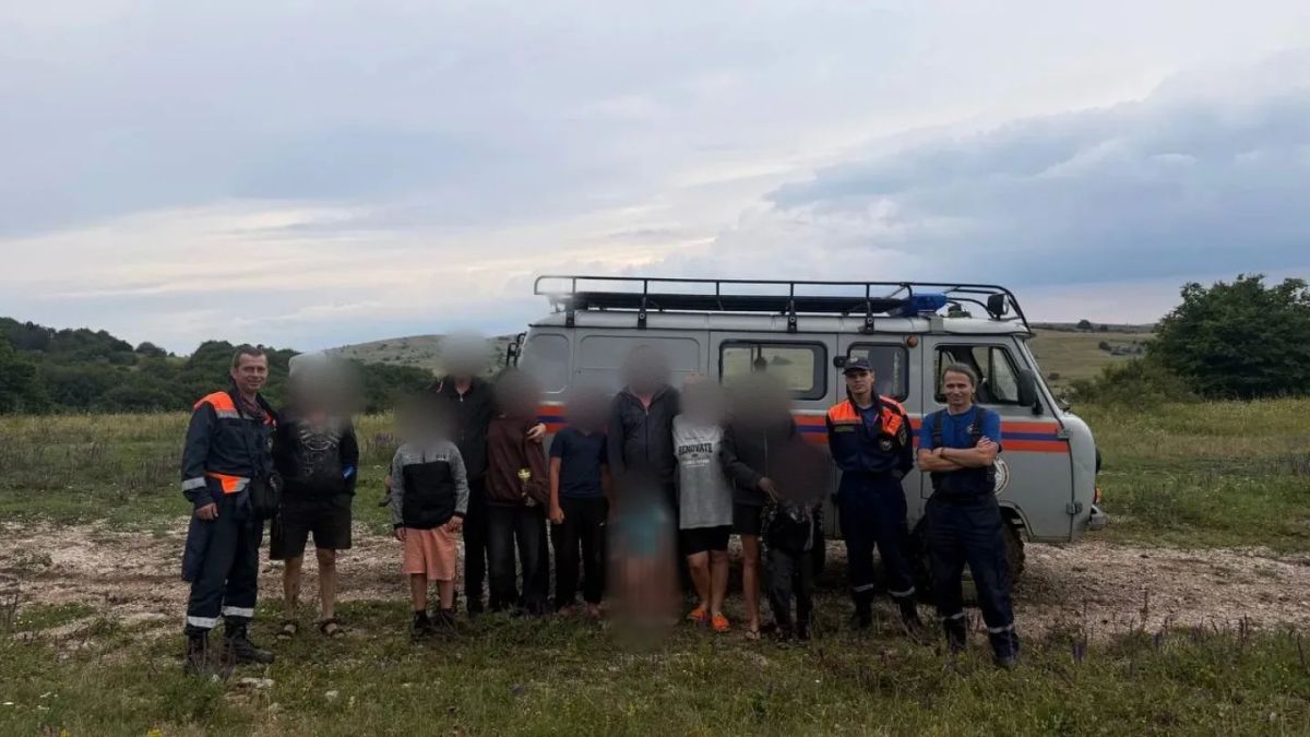 10 туристам оказали помощь спасатели "КРЫМ-СПАС" на Долгоруковской яйле