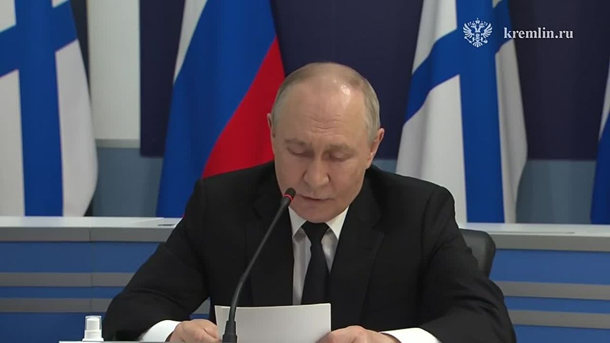 Верховный Главнокомандующий по видеосвязи принял доклады командующих Тихоокеанским, Северным, Балтийским, Черноморским флотами и Каспийской флотилией об оперативной обстановке и выполняемых задачах