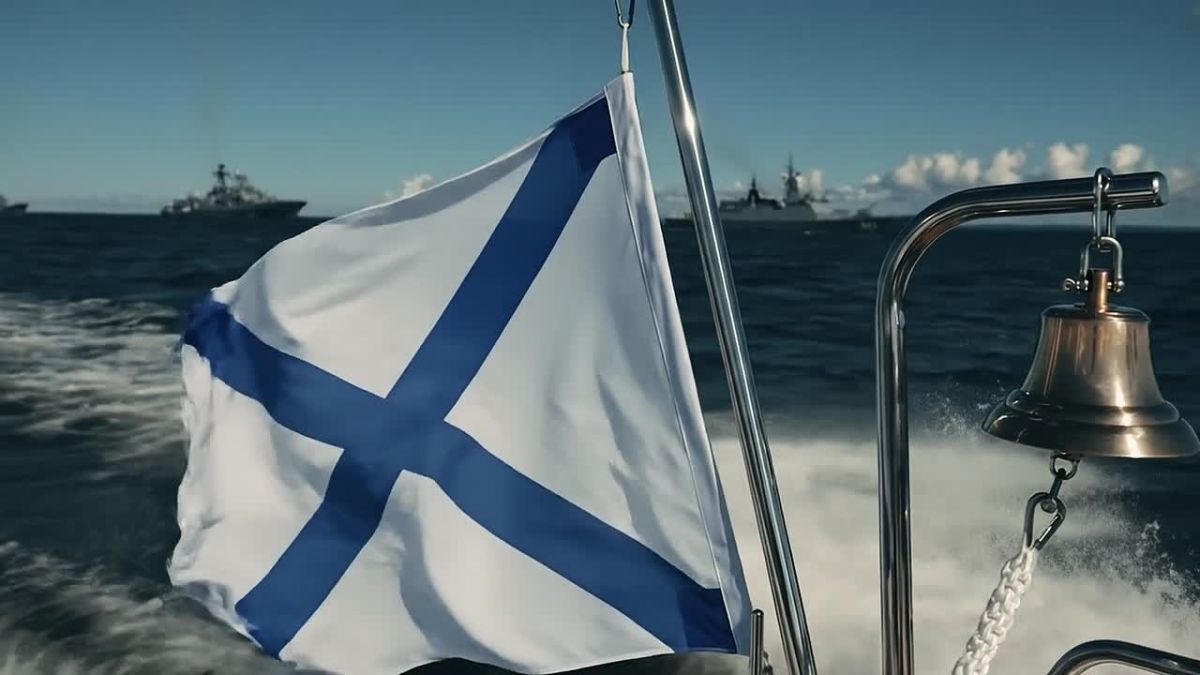 Аксёнов поздравил военных моряков с Днём Военно-Морского Флота