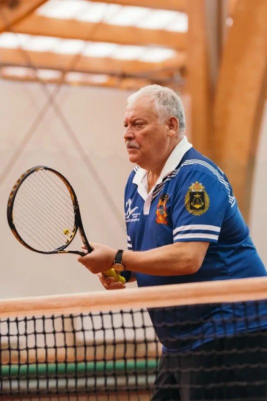 Константин Затулин: продолжение. В ходе упорных теннисных боев чемпионами «Большой бескозырки 2026» в Москве стали, уже в третий раз подряд, депутат Государственной Думы от Севастополя Татьяна Лобач и заместитель директора... Константин Затулин: продолжение. В ходе упорных теннисных боев чемпионами «Большой бескозырки 2026» в Москве стали, уже в третий раз подряд, депутат Государственной Думы от Севастополя Татьяна Лобач и заместитель директора...