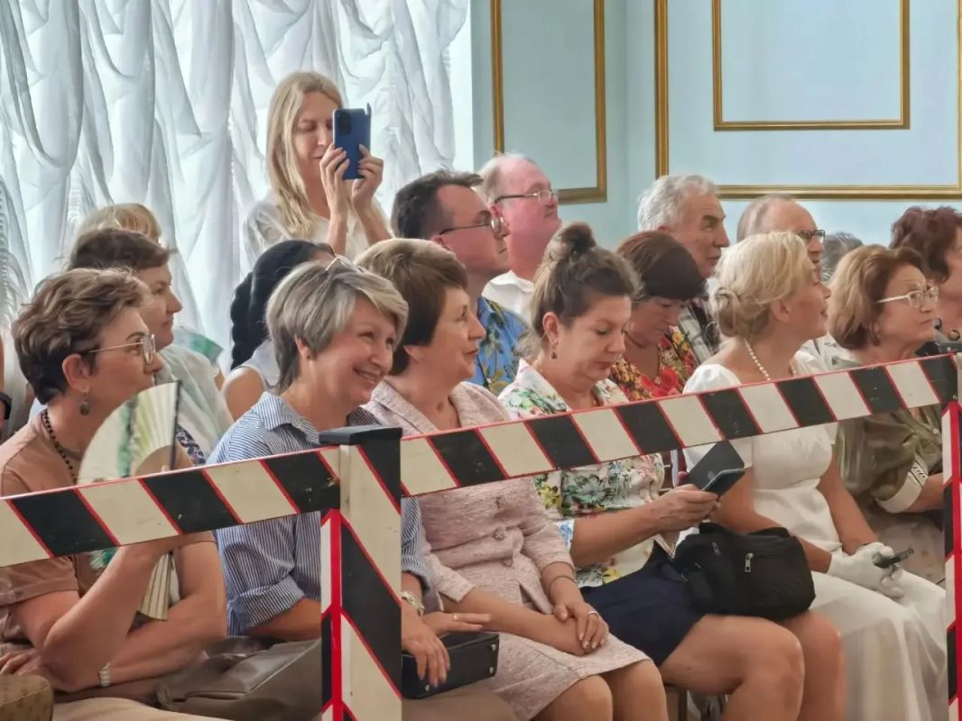 Екатерина Алтабаева: Вчера в честь Дня ВМФ в Екатерининском зале Дома офицеров ЧФ состоялась военно-музыкальная церемония «Большая вечерняя зоря» Екатерина Алтабаева: Вчера в честь Дня ВМФ в Екатерининском зале Дома офицеров ЧФ состоялась военно-музыкальная церемония «Большая вечерняя зоря»