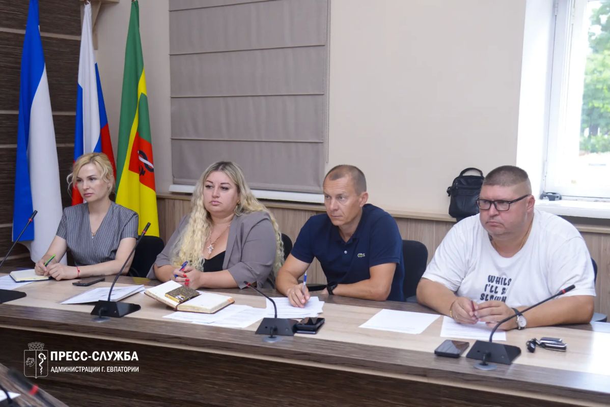 В Евпатории обсудили вопросы безопасности дорожного движения и профилактики ДТП В Евпатории обсудили вопросы безопасности дорожного движения и профилактики ДТП
