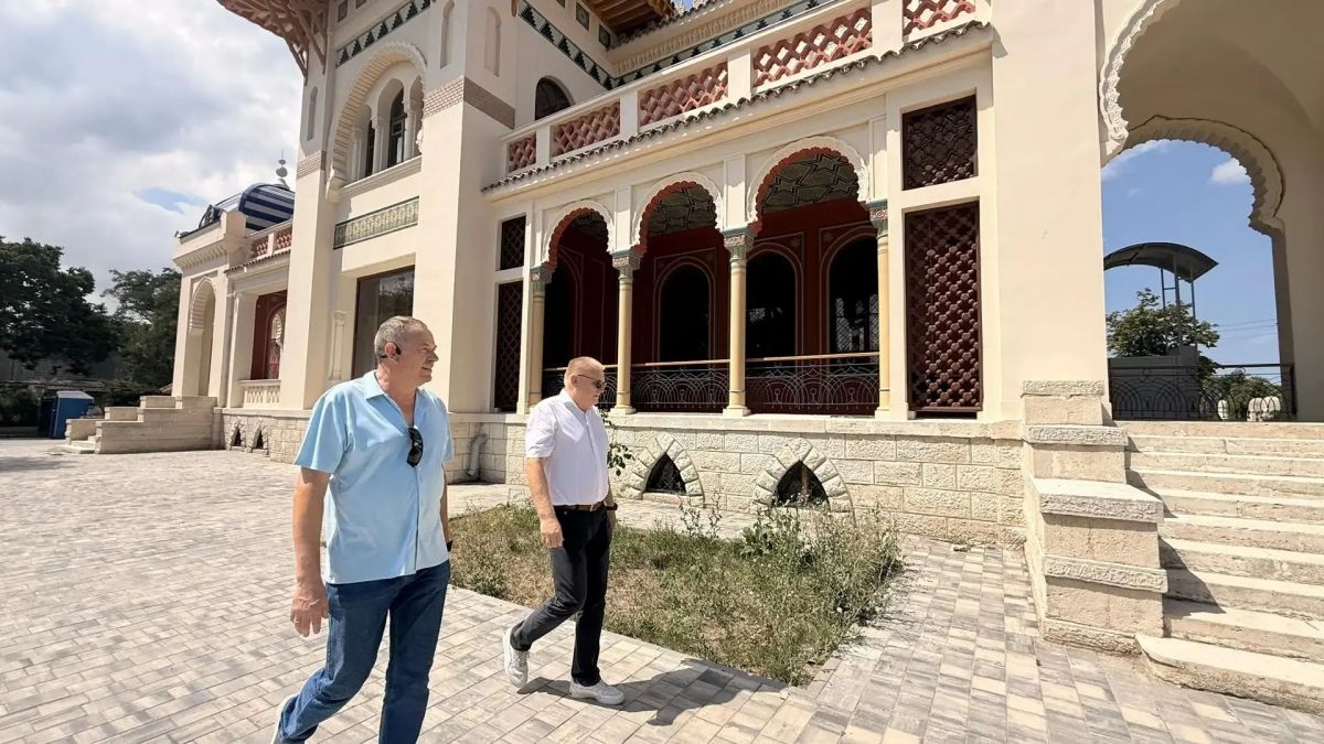В Феодосии завершают реставрацию дачи Стамболи В Феодосии завершают реставрацию дачи Стамболи