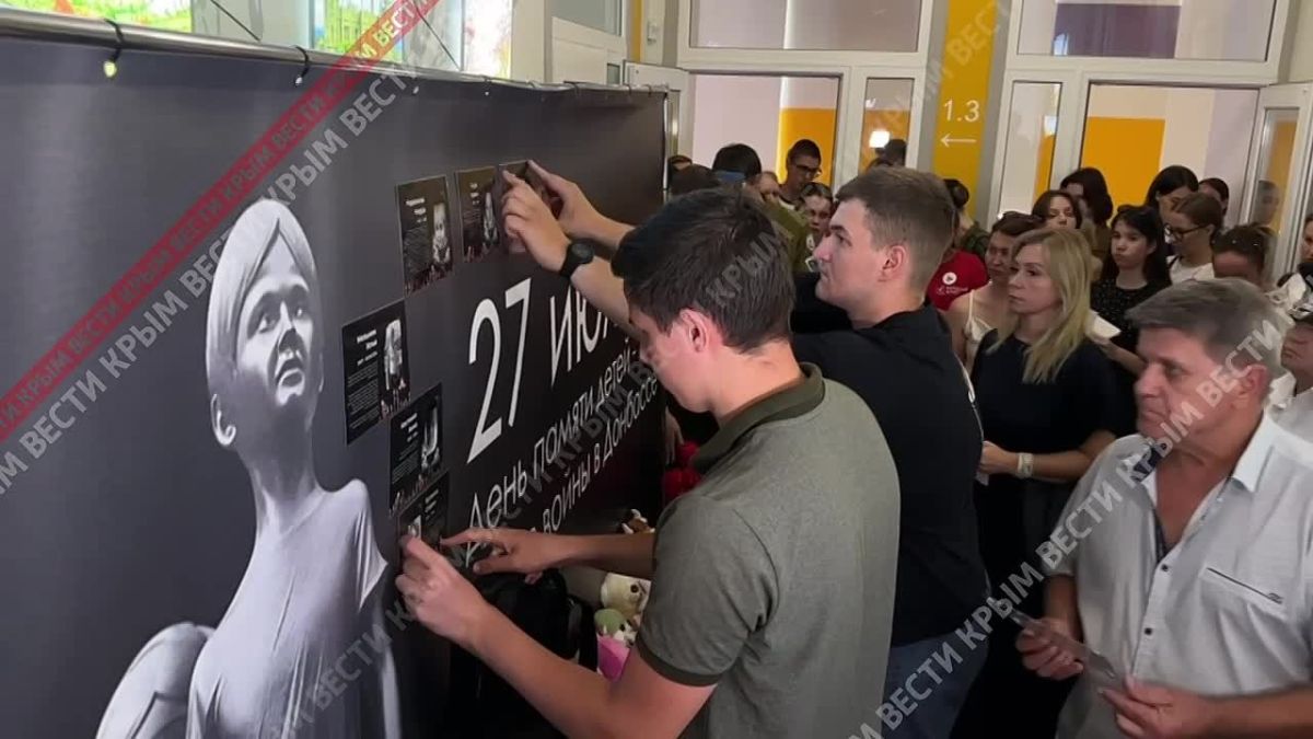 В Симферополе почтили память детей-жертв войны в Донбассе