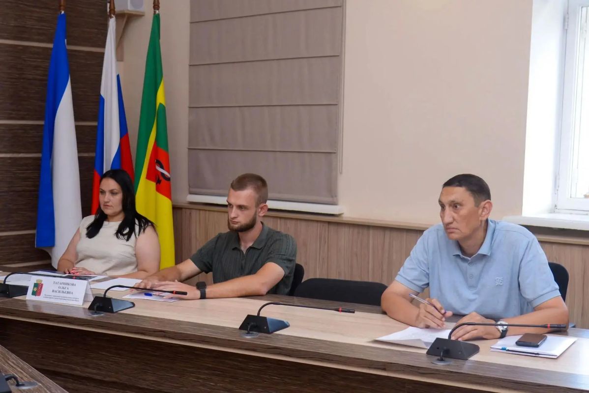 В Евпатории состоялось заседание комиссии по вопросам освобождения земельных участков от незаконно размещенных на них объектов, не являющихся объектами капитального строительства В Евпатории состоялось заседание комиссии по вопросам освобождения земельных участков от незаконно размещенных на них объектов, не являющихся объектами капитального строительства
