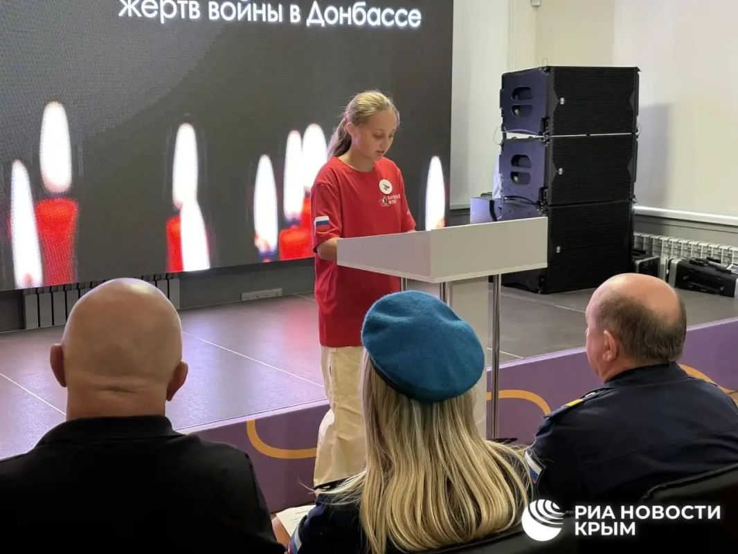 Маленькие ангелы: в Симферополе провели акцию в память о детях – жертвах войны в Донбассе Маленькие ангелы: в Симферополе провели акцию в память о детях – жертвах войны в Донбассе