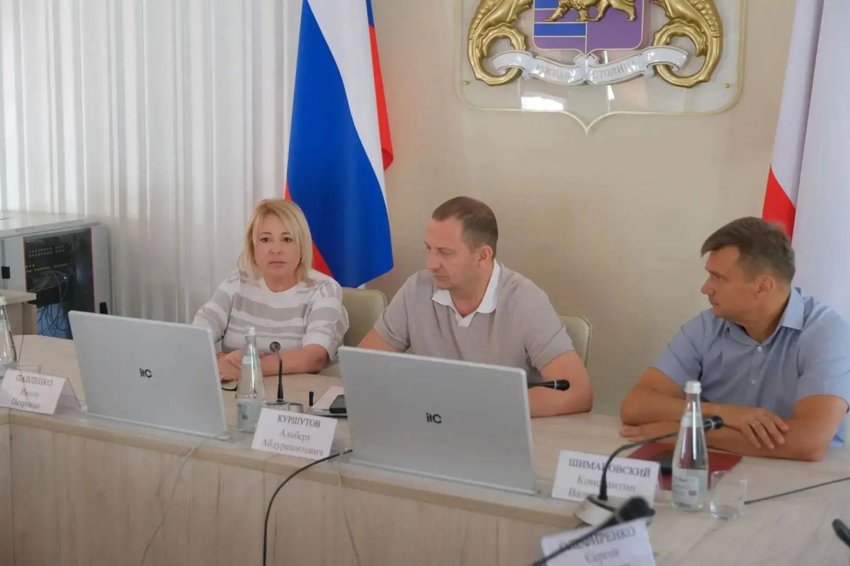 Состоялось большое совещание по оперативной обстановке в городе под руководством куратора Ялты – заместителя Председателя Совета министров Крыма, министра внутренней политики, информации и связи Альберта Абдурашитовича... Состоялось большое совещание по оперативной обстановке в городе под руководством куратора Ялты – заместителя Председателя Совета министров Крыма, министра внутренней политики, информации и связи Альберта Абдурашитовича...