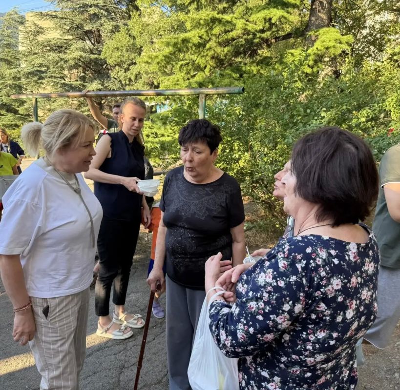 Янина Павленко: В Ялте стартовала работа точек питания – в помощь тем, кто испытывает сложности с приготовлением пищи в условиях отсутствия электроэнергии Янина Павленко: В Ялте стартовала работа точек питания – в помощь тем, кто испытывает сложности с приготовлением пищи в условиях отсутствия электроэнергии