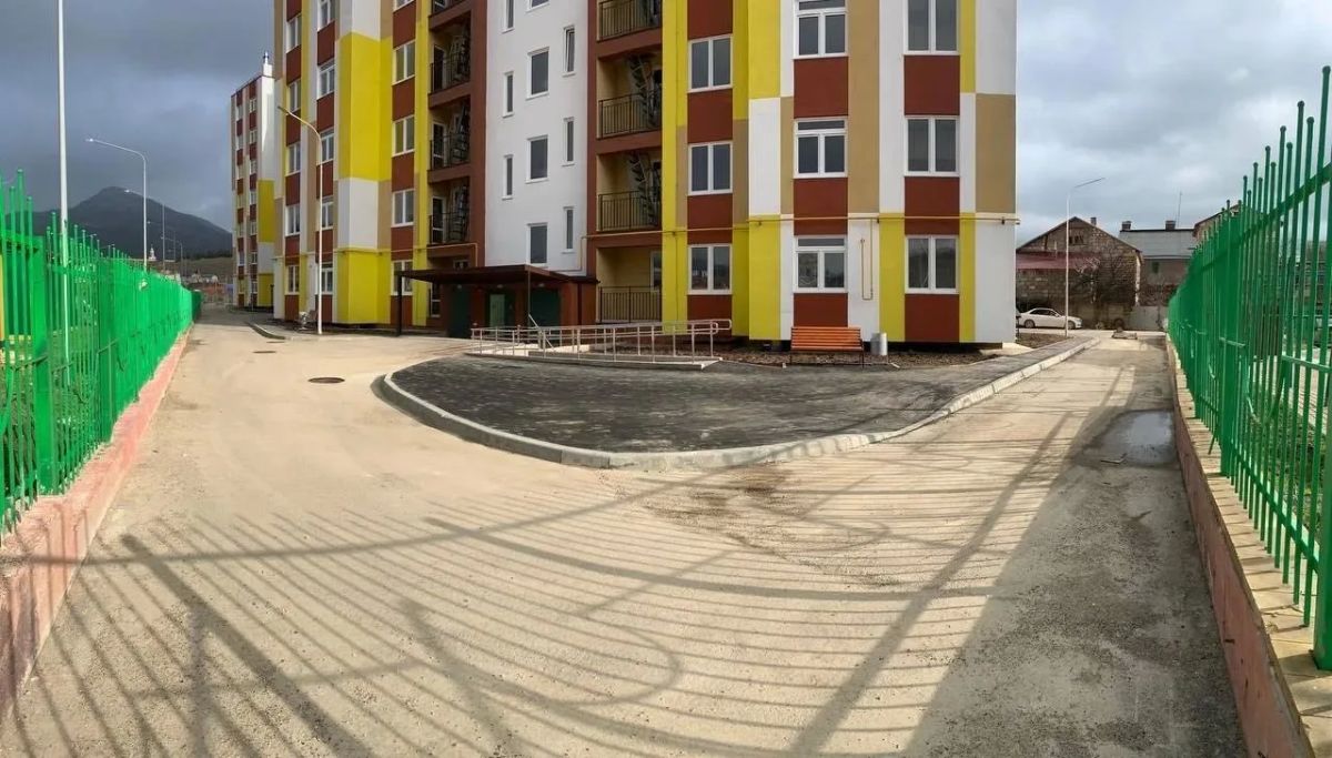 С главой администрации Алушты Галиной Огнёвой, Председателем Ялтинского городского совета Константином Шимановским и председателем Государственного комитета по делам межнациональных отношений Республики Крым Русланом... С главой администрации Алушты Галиной Огнёвой, Председателем Ялтинского городского совета Константином Шимановским и председателем Государственного комитета по делам межнациональных отношений Республики Крым Русланом...