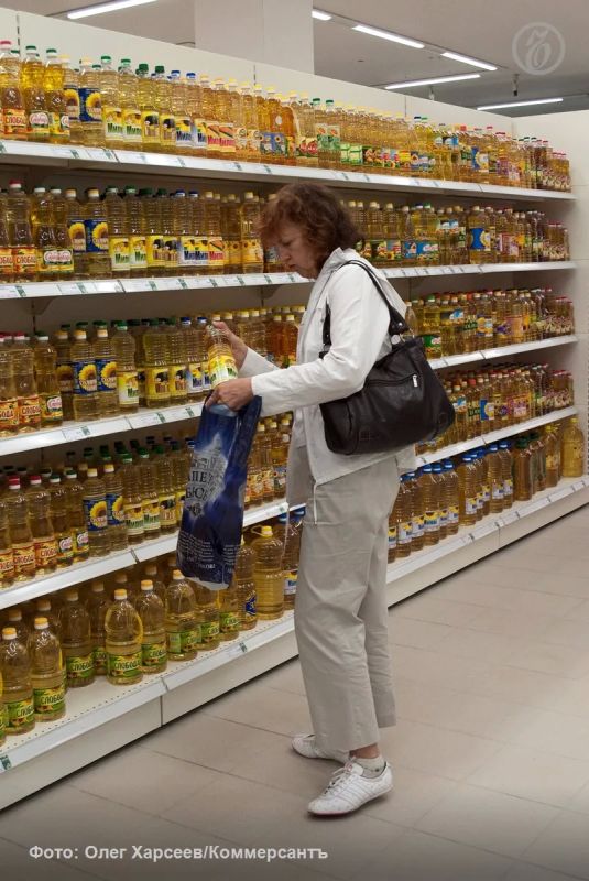 Поставки за границу подсолнечного масла в июле могут снизиться на 14,3% год к году, в августе — на 40%, прогнозируют в «Совэконе»