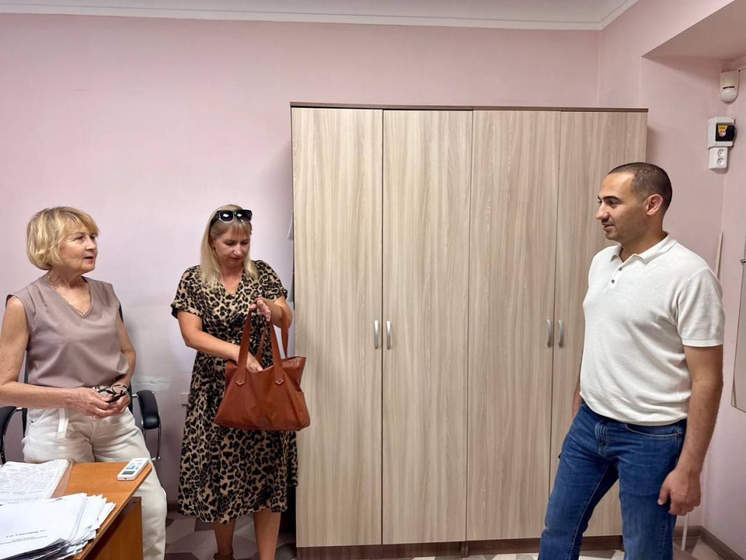 Виталий Оганесян: С директором ООО «Управком «Уют» Олегом Юдиным обсудили проблемные вопросы, связанные с обслуживанием домов Виталий Оганесян: С директором ООО «Управком «Уют» Олегом Юдиным обсудили проблемные вопросы, связанные с обслуживанием домов