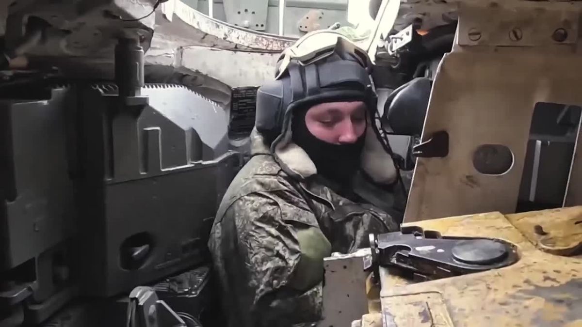 Служба по контракту — это возможность стать частью команды, которая защищает страну и её будущее