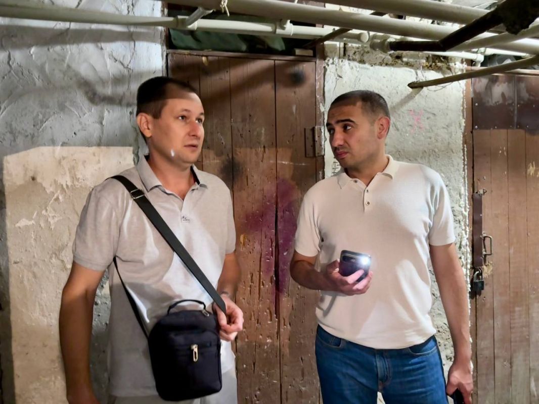 Виталий Оганесян: С директором ООО «Управком «Уют» Олегом Юдиным обсудили проблемные вопросы, связанные с обслуживанием домов Виталий Оганесян: С директором ООО «Управком «Уют» Олегом Юдиным обсудили проблемные вопросы, связанные с обслуживанием домов
