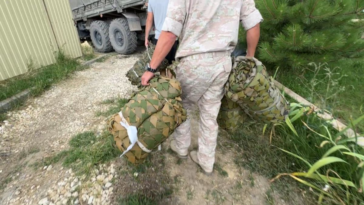СЕТЬ НАШЕЙ ПОДДЕРЖКИ. Более 120 маскировочных сетей отправил для защитников полуострова Специальный гуманитарный центр Крымской Митрополии СЕТЬ НАШЕЙ ПОДДЕРЖКИ. Более 120 маскировочных сетей отправил для защитников полуострова Специальный гуманитарный центр Крымской Митрополии