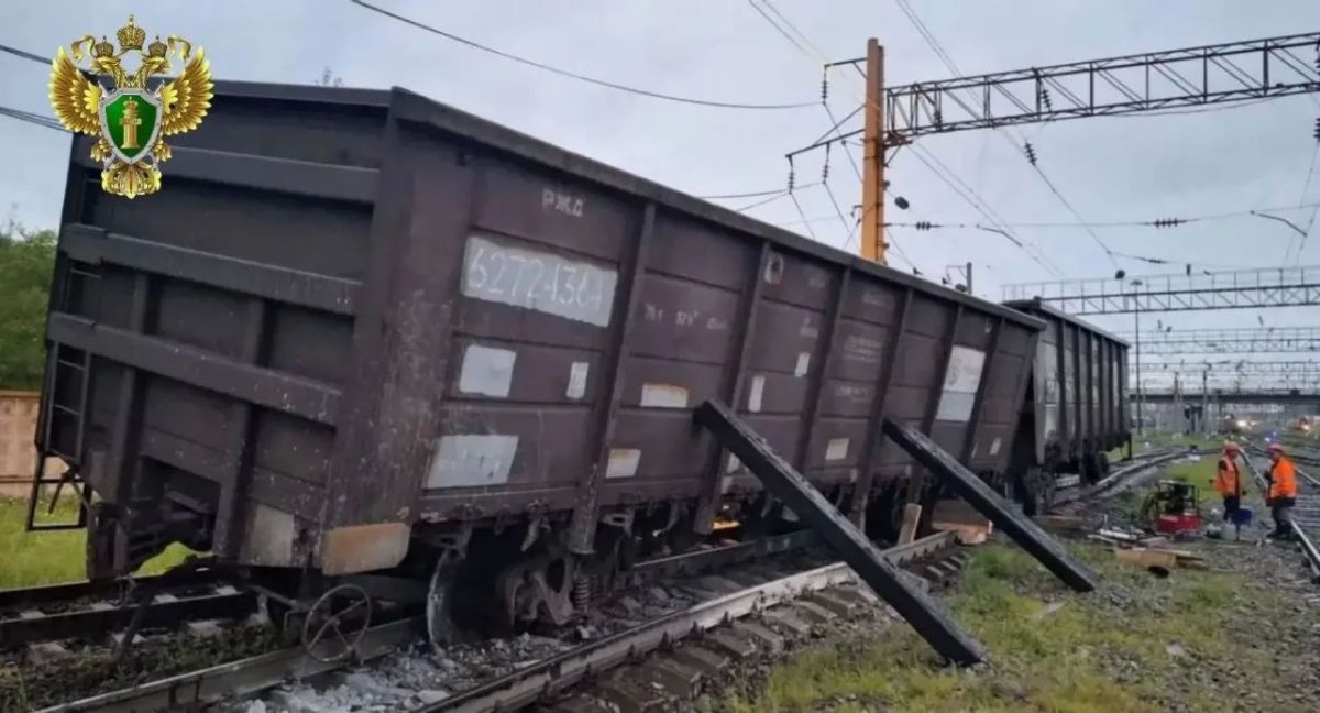 Три вагона с углем сошли с рельсов в Белогорске