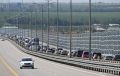 Перед Крымским мостом образовалась очередь