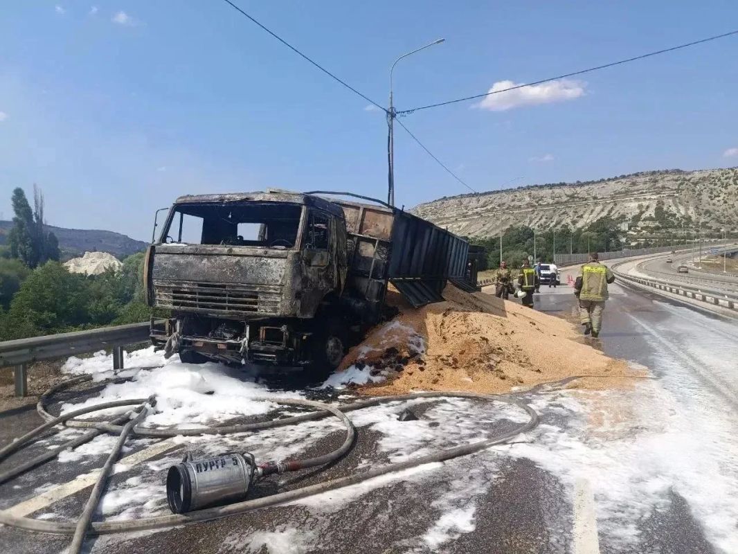 Неисправность автопоезда предварительно стала причиной ДТП с грузовиком на Президентской дороге