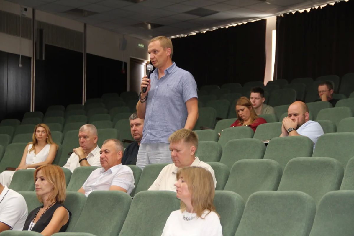 Константин Шимановский: Вместе с первым заместителем главы администрации Сергеем Олефиренко и депутатом Государственного Совета РК Николаем Янаки провели еженедельное аппаратное совещание Константин Шимановский: Вместе с первым заместителем главы администрации Сергеем Олефиренко и депутатом Государственного Совета РК Николаем Янаки провели еженедельное аппаратное совещание