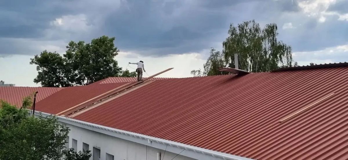 В Симферополе активно готовят к открытию школу № 12: ремонт на финишной прямой В Симферополе активно готовят к открытию школу № 12: ремонт на финишной прямой