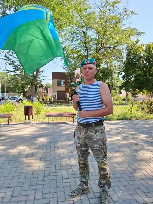 2 августа в Советском районе состоялась церемония возложения цветов к памятному знаку воинам-десантникам 2 августа в Советском районе состоялась церемония возложения цветов к памятному знаку воинам-десантникам