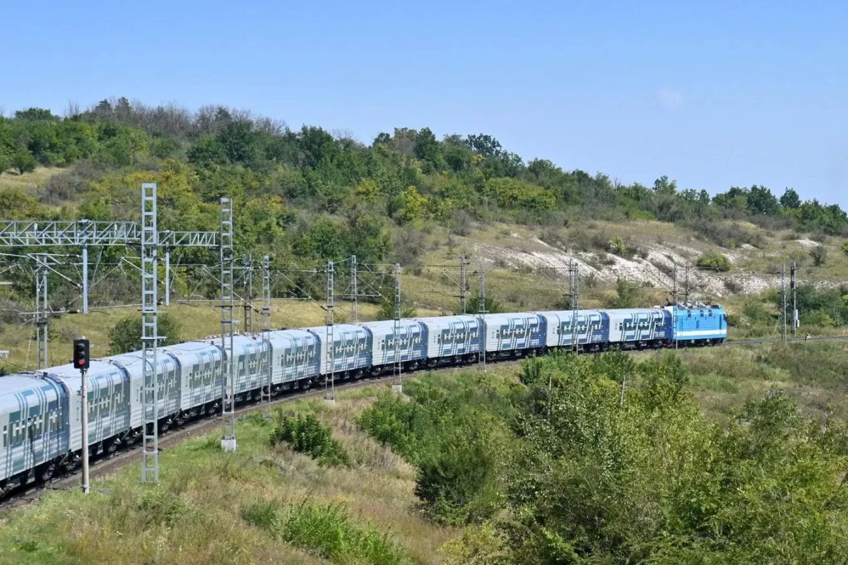 Поезда в сообщении с Крымом продолжат курсировать от и до станции "Керчь-Южная Новый парк"