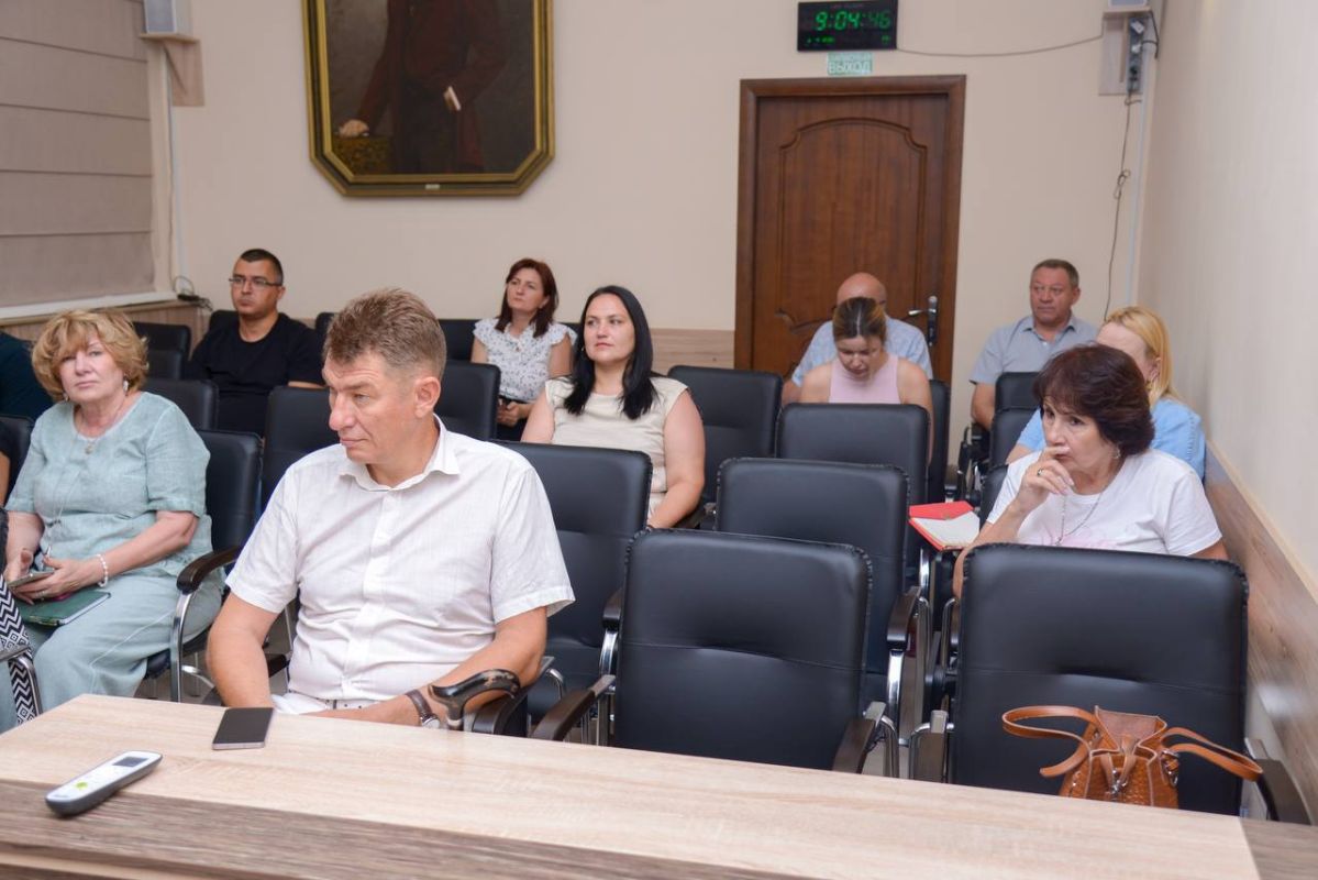 Виталий Оганесян: Аппаратное совещание начали с доклада по оперативной обстановке на территории муниципалитета Виталий Оганесян: Аппаратное совещание начали с доклада по оперативной обстановке на территории муниципалитета
